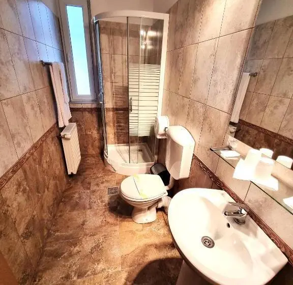 キングサイズベッドのスタンダードルーム, Motel Via Targu Mures