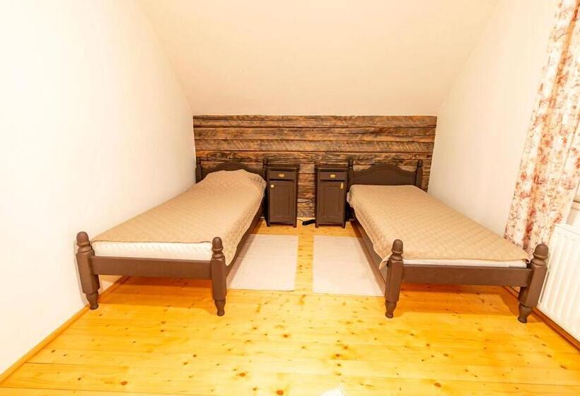 Четырехместный Номер Классик, Barn Guesthouse / Csűr Vendégház