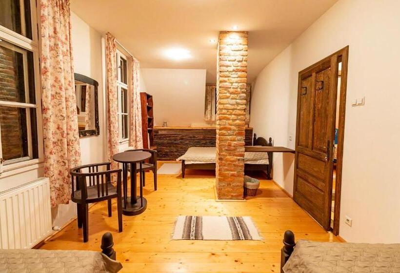 클래식 4인 룸, Barn Guesthouse / Csűr Vendégház