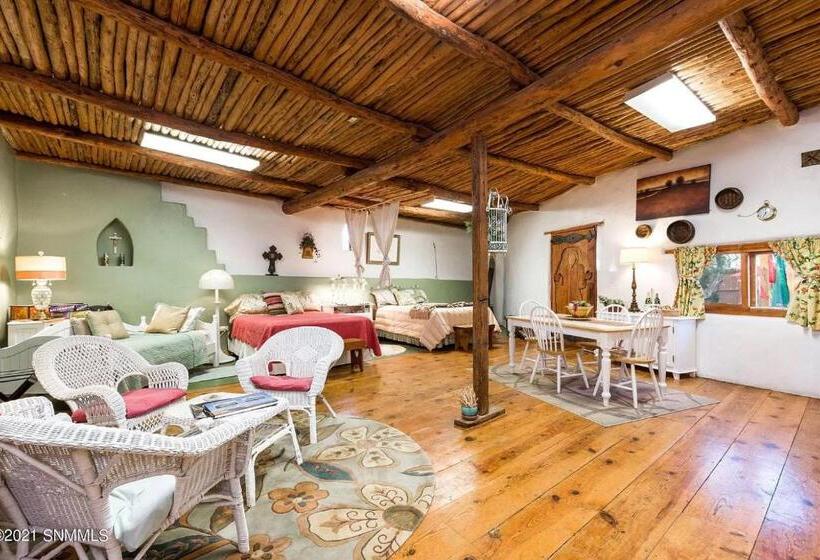 كابينة, Casita At St Francis Hatch Nm
