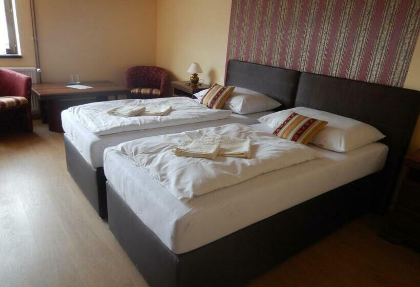 スタンダードルーム, Konsky Dvor