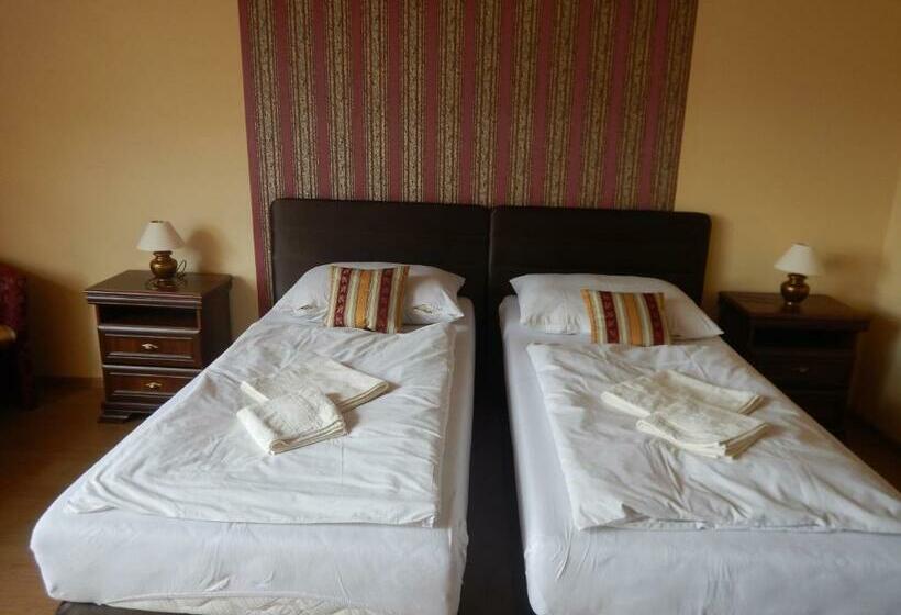 スタンダードルーム, Konsky Dvor