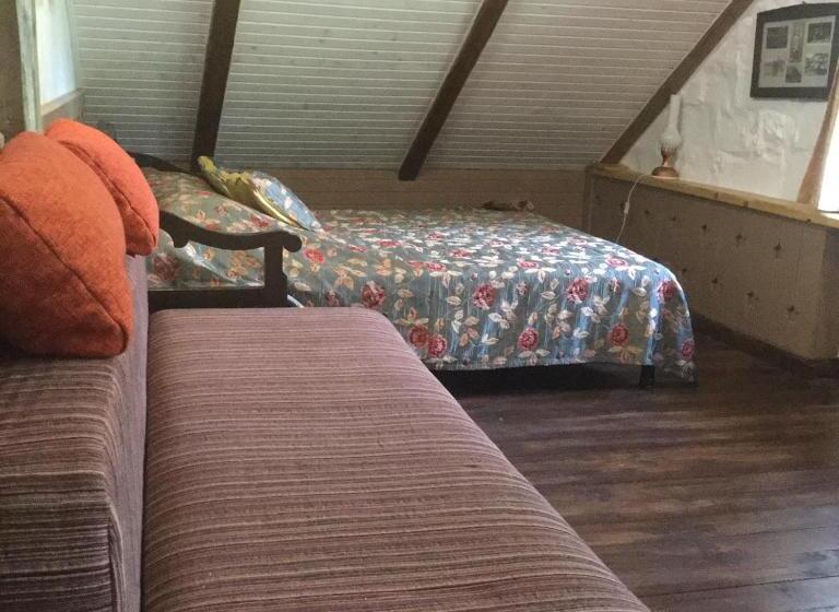 חדר משפחתי, Salamandra Village