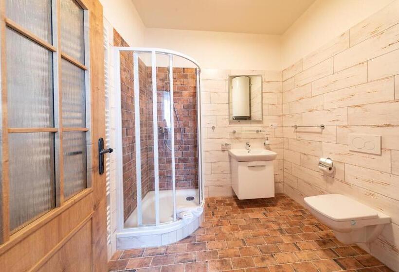 شقة غرفتين, Residence Tvrz Skočice