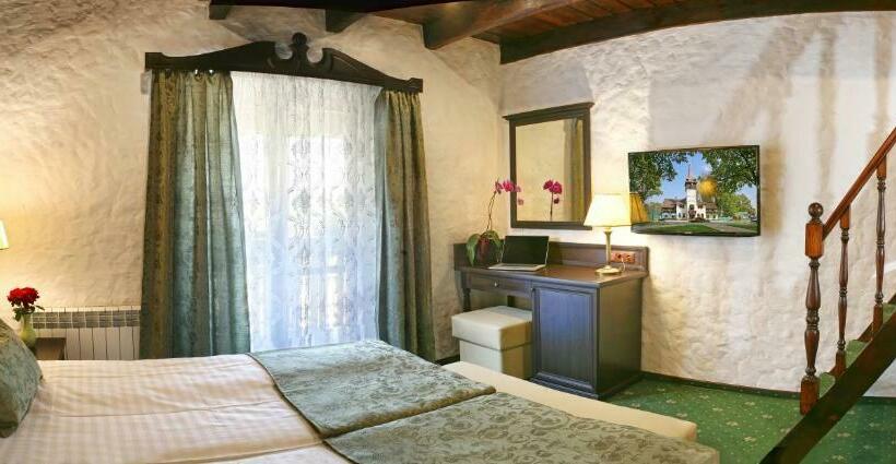 패밀리 룸, Iváncsó Birtok   термальні води косино