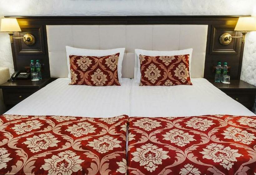 기본룸, Iváncsó Birtok   термальні води косино