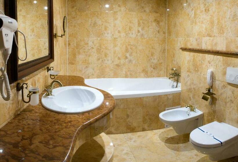 클래식 스위트, Iváncsó Birtok   термальні води косино