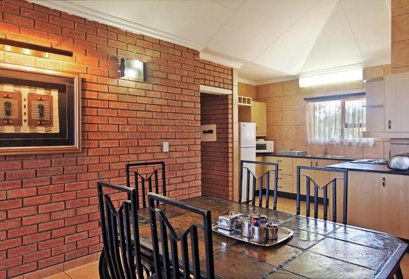 샬레, Monateng Safari Lodge