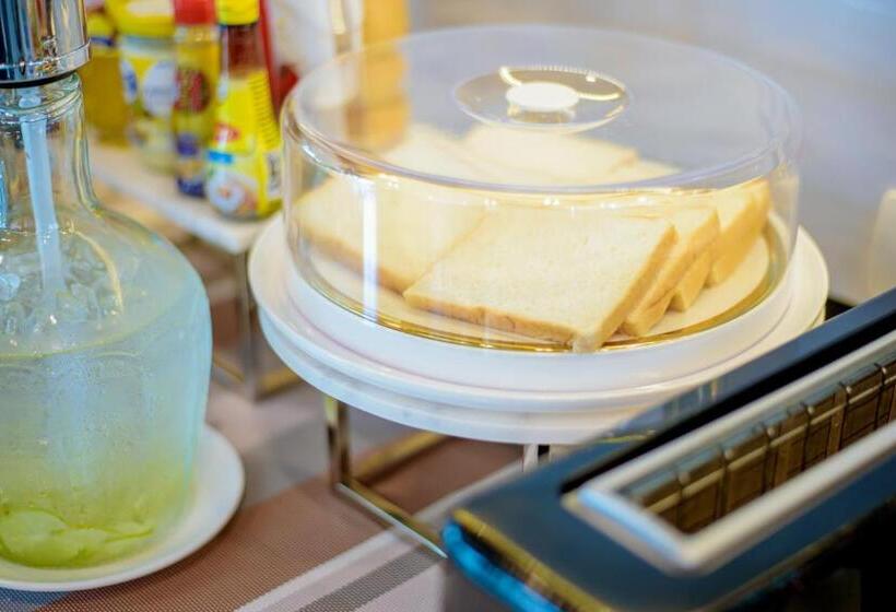 סוויטה משפחתית, The Living Hotel Samutprakan