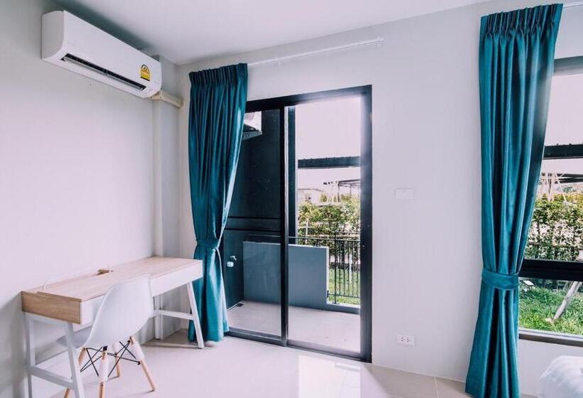 חדר אקונומי, The Living Hotel Samutprakan