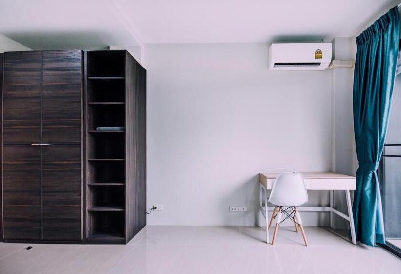 חדר אקונומי, The Living Hotel Samutprakan