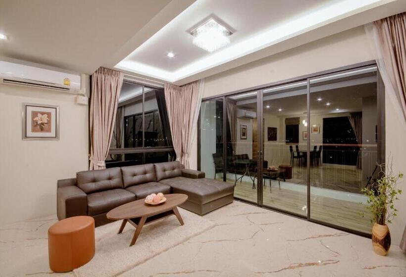 Family Suite, The Living Hotel Samutprakan