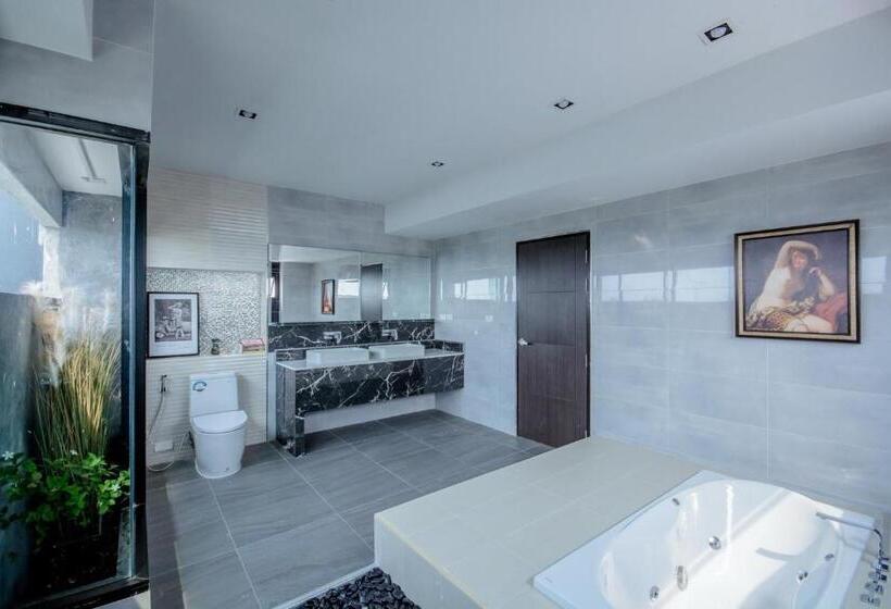 סוויטה משפחתית, The Living Hotel Samutprakan