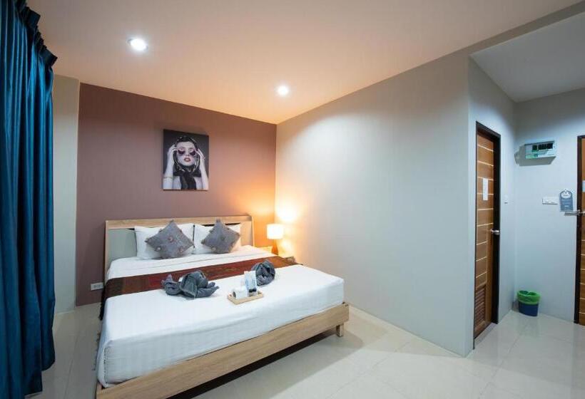 Студио Стандарт с Балконом, The Living Hotel Samutprakan