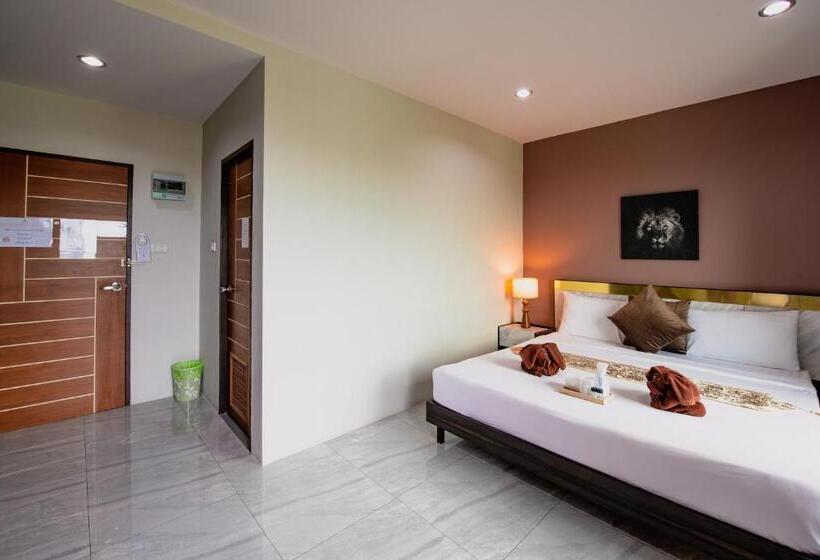 חדר דלוקס עם מרפסת, The Living Hotel Samutprakan