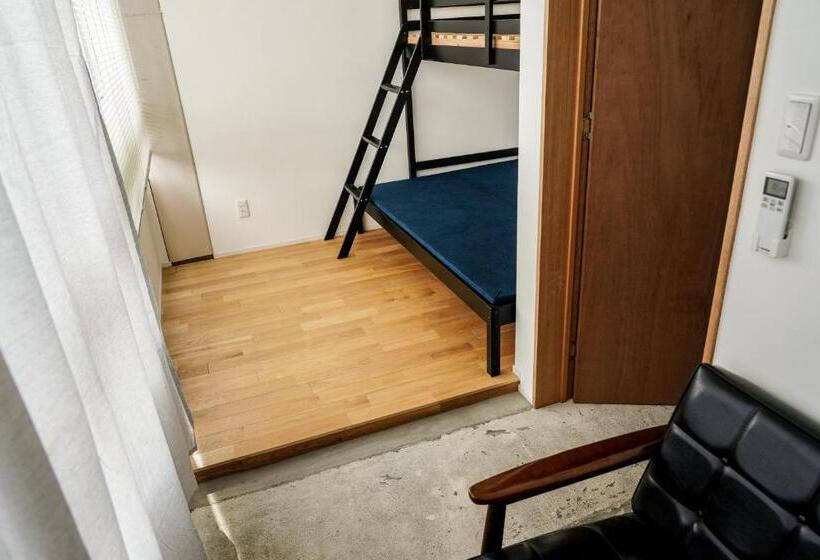 家庭间, Arashima Hostel