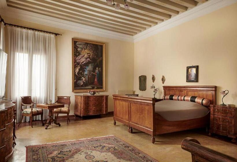 جناح عائلي, Villa Stecchini