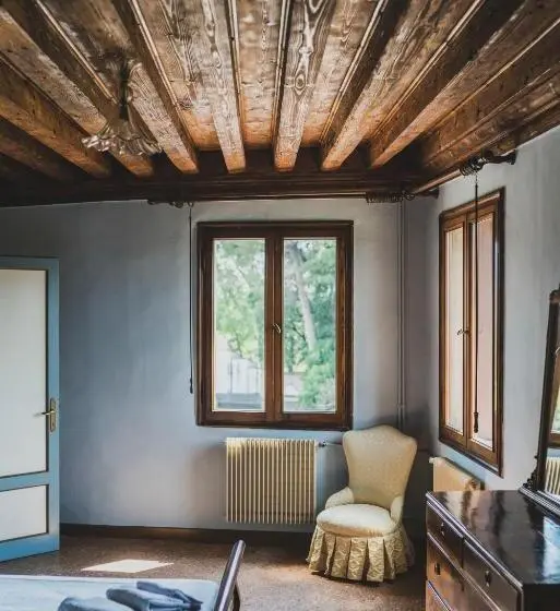 Perhehuone Puutarhanäkymä, Villa Stecchini
