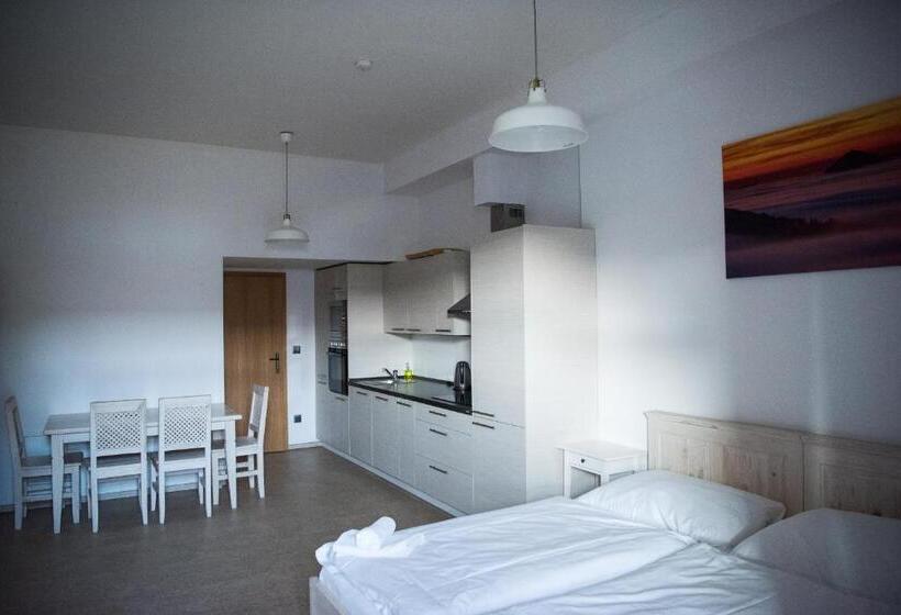 Családi Suite, Dvůr Perlová Voda