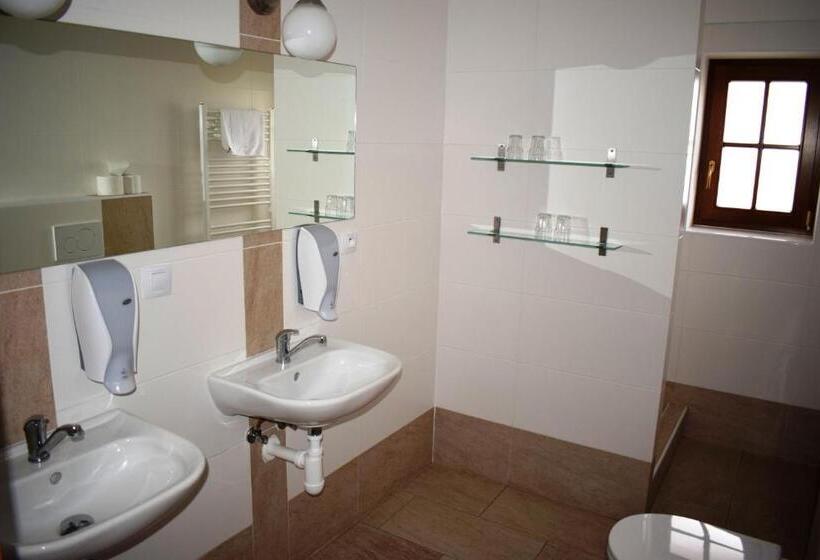 1 Szobás Deluxe Apartman, Dvůr Perlová Voda