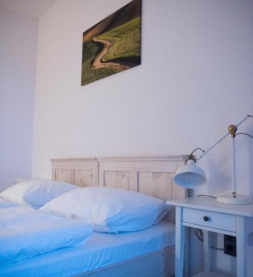 Deluxe Szoba, Dvůr Perlová Voda