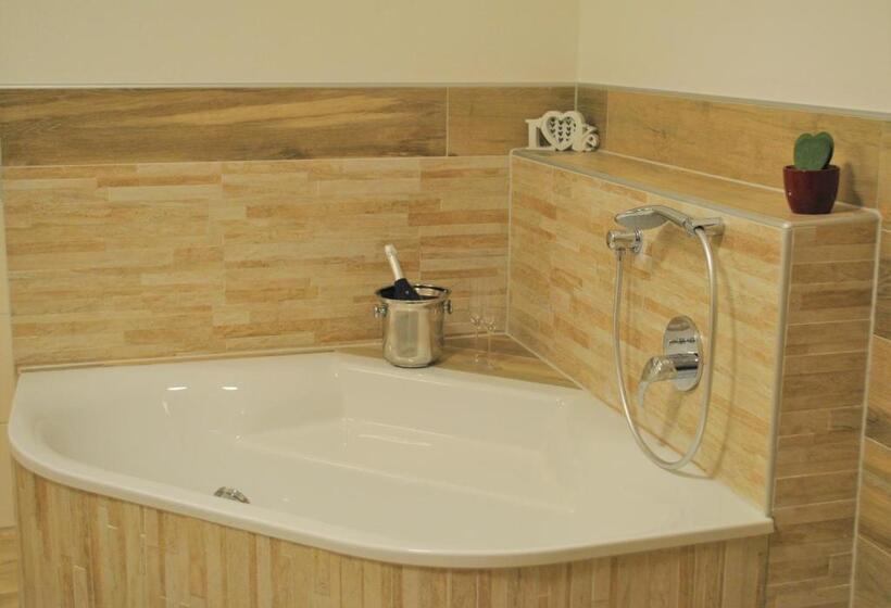 جناح, Mauernböck