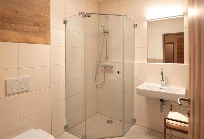 غرفة قياسية فردية, Mauernböck