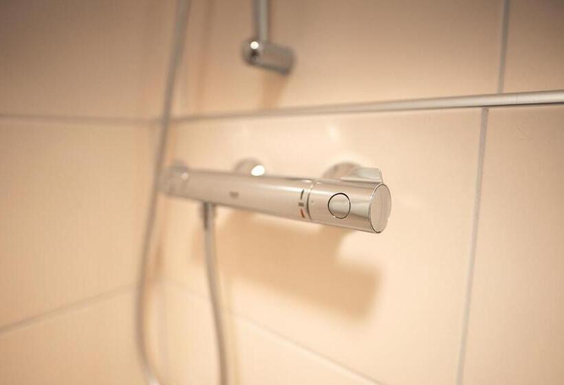 غرفة قياسية فردية, Mauernböck