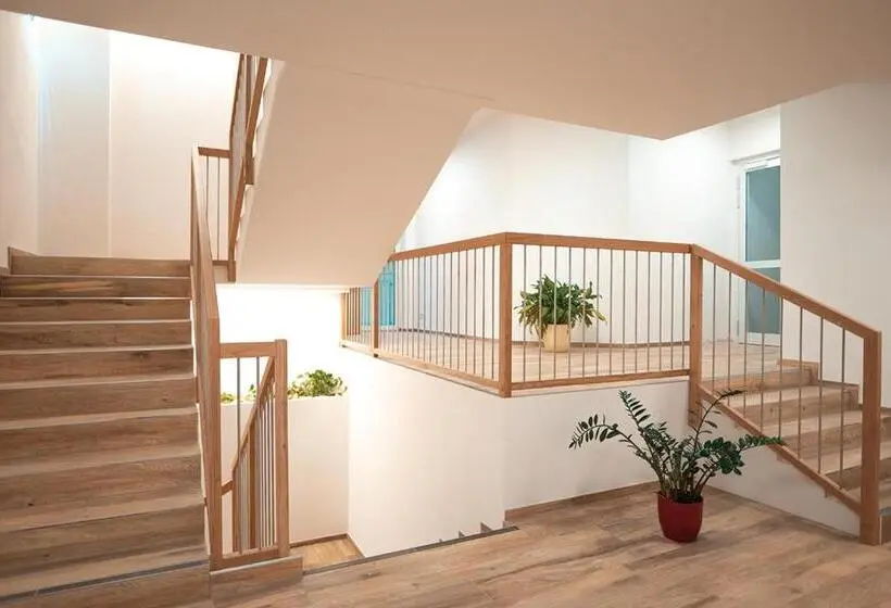 Standard Single Room, Mauernböck