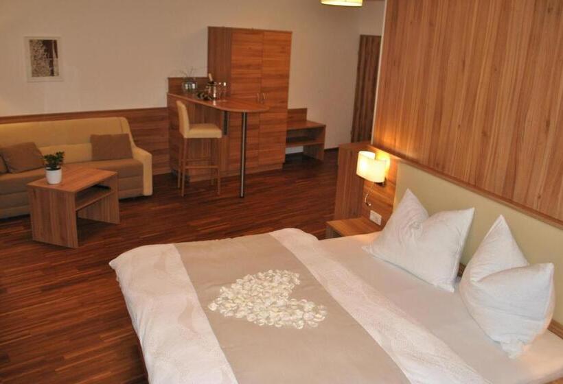 جناح, Mauernböck