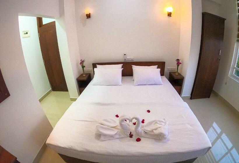 标准单人间, The Den 23