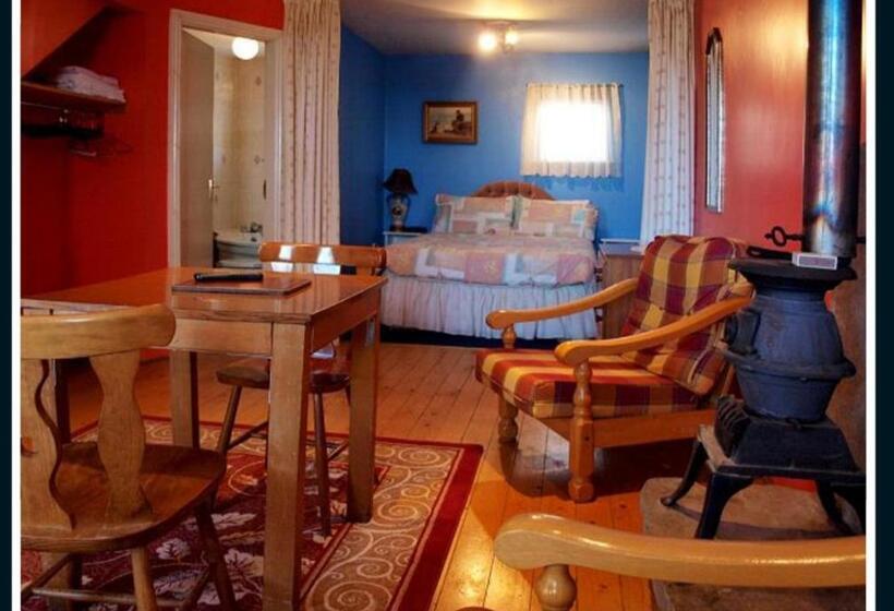 בקתת חדר, Keane S Bar & Restaurant