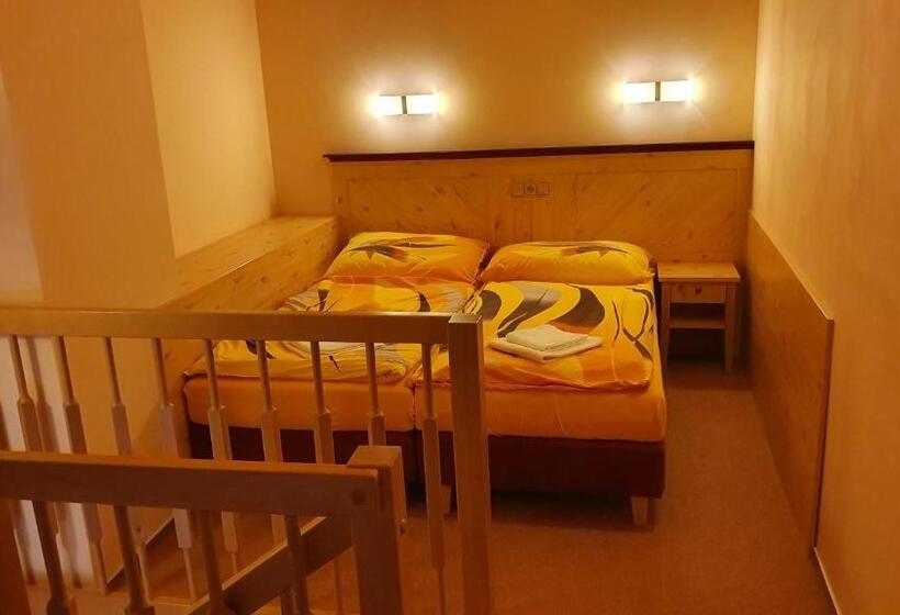 اتاق استاندارد چهار تخته, Obří Sud Javorník