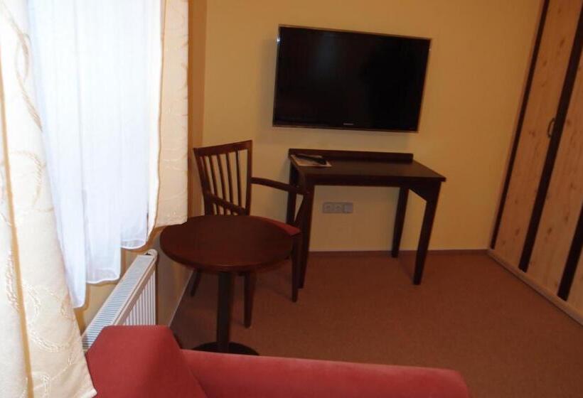 اتاق استاندارد چهار تخته, Obří Sud Javorník