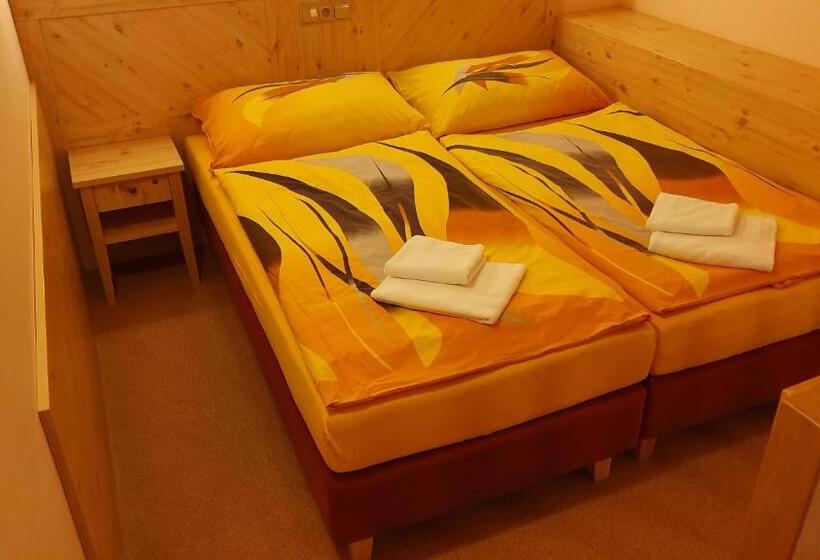 اتاق استاندارد چهار تخته, Obří Sud Javorník