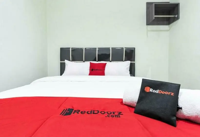 スタンダードルーム, Reddoorz Near Medan Amplas