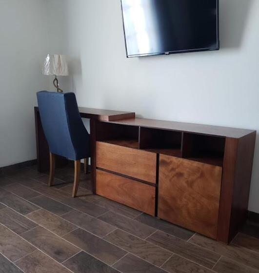 带2个双人床的标准工作室, Plaza Matamoros