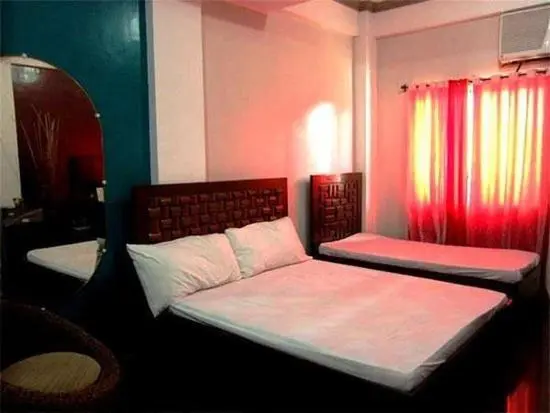 اتاق لوکس, Reddoorz Near Colgante Bridge Naga City