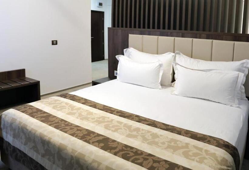 شقة غرفة واحدة ذات إطلالة, Mcpietroasa