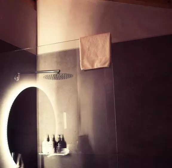 Perhesviitti, Boutique Hotel La Cabane