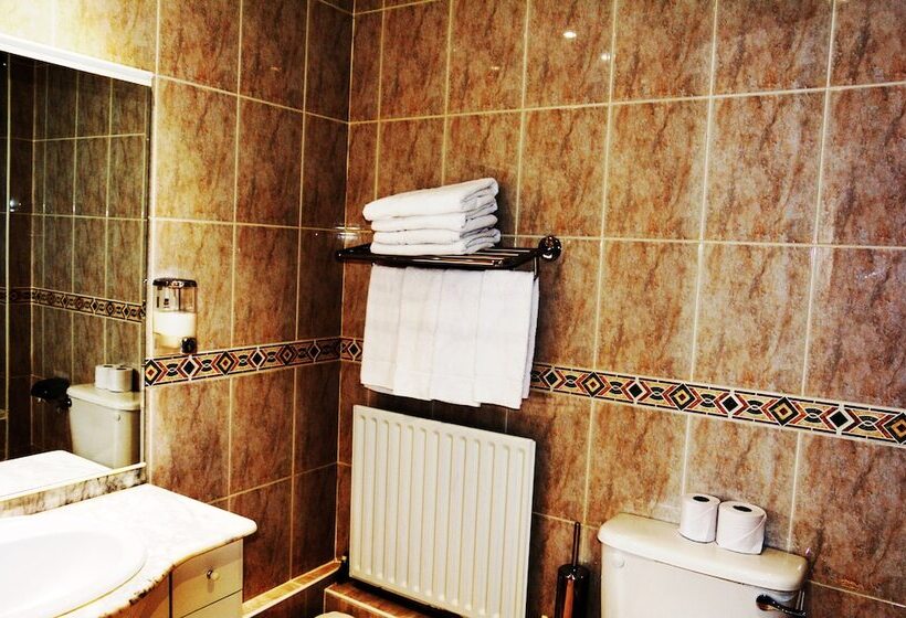 スタンダード４人部屋, Ashbourne Court