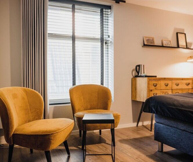 اتاق اجرایی, City Hotel De Jonge