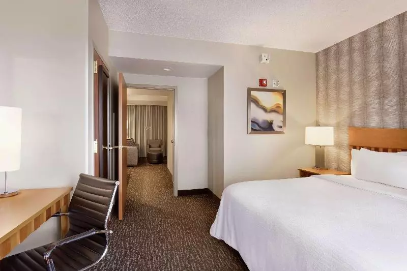 Sviitti King-vuode, Embassy Suites Northwest Arkansas Hotel, Spa & Convention