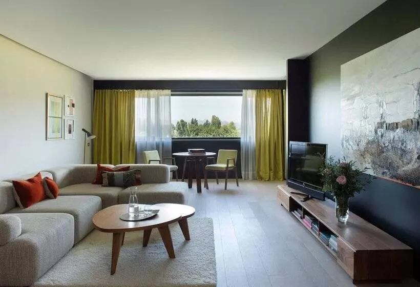 اتاق لوکس, Eurostars Pamplona