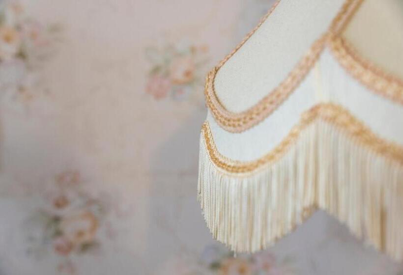 اتاق راحتی, Fidder Patrick S Whisky Bar