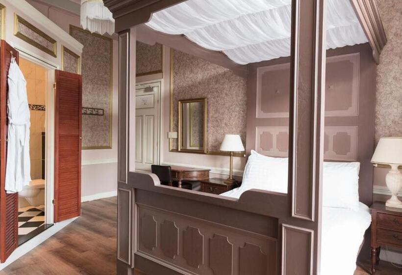 اتاق لوکس با بالکن, Fidder Patrick S Whisky Bar