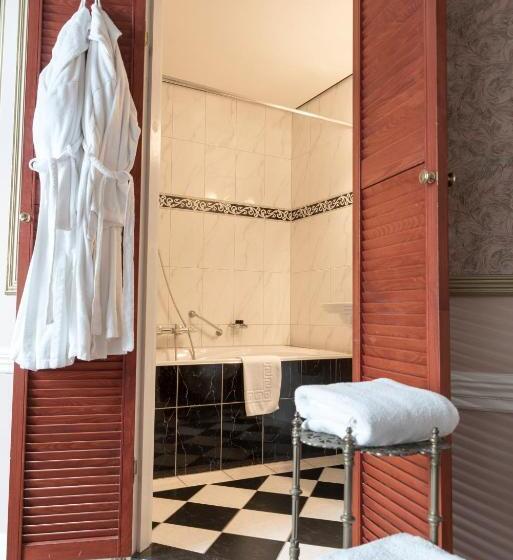 اتاق لوکس با بالکن, Fidder Patrick S Whisky Bar