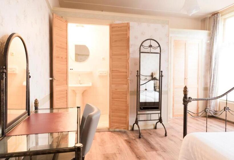 اتاق راحتی, Fidder Patrick S Whisky Bar