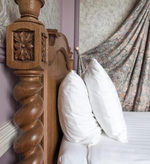 اتاق استاندارد یک نفره, Fidder Patrick S Whisky Bar