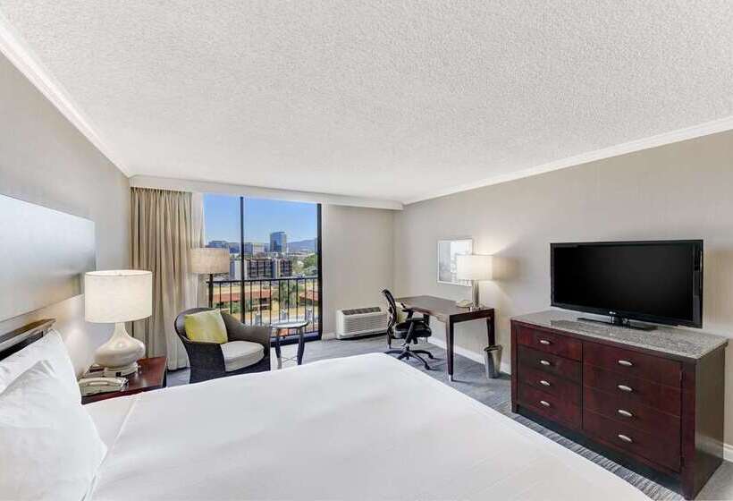스탠다드 룸 킹사이즈 침대, Hilton Irvine/orange County Airport